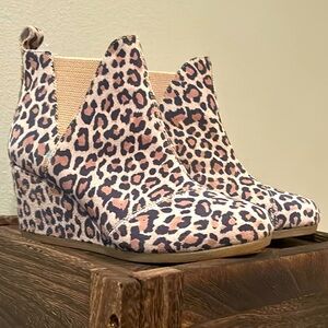 New - TOMS Desert Tan Leopard Suede Kelsy Bootie 7.5